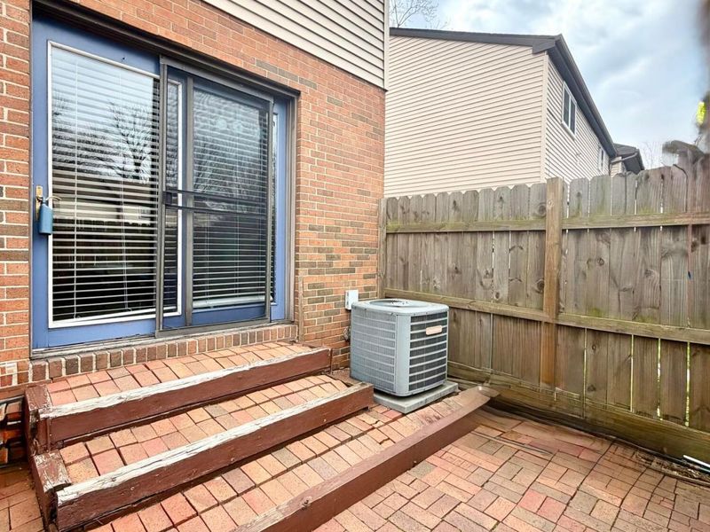 2215 Noe Bixby Road, Columbus, OH 43232 Photo 20