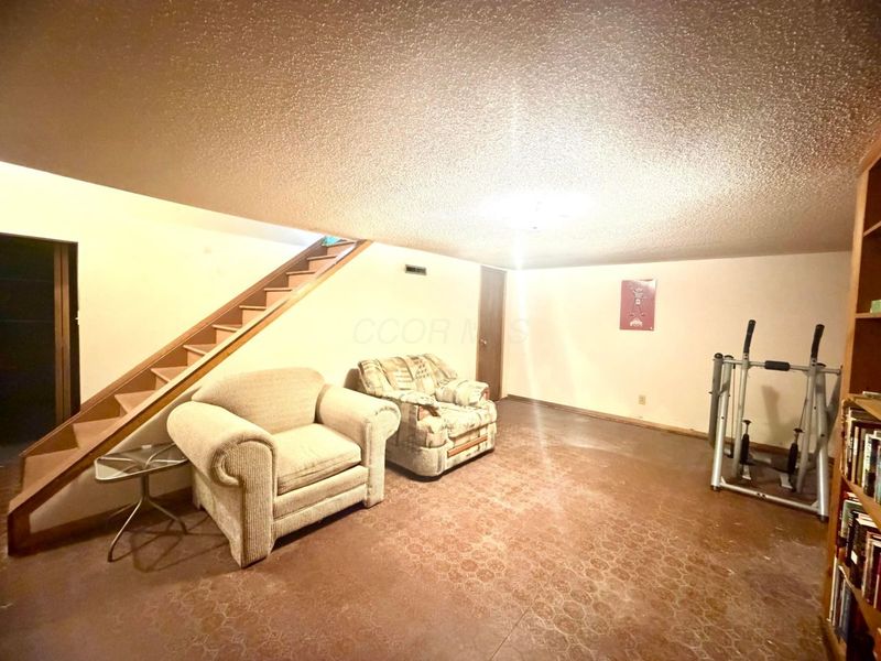 2215 Noe Bixby Road, Columbus, OH 43232 Photo 22