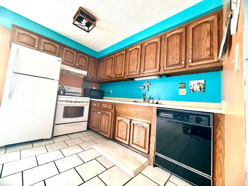 2215 Noe Bixby Road, Columbus, OH 43232 Photo 7