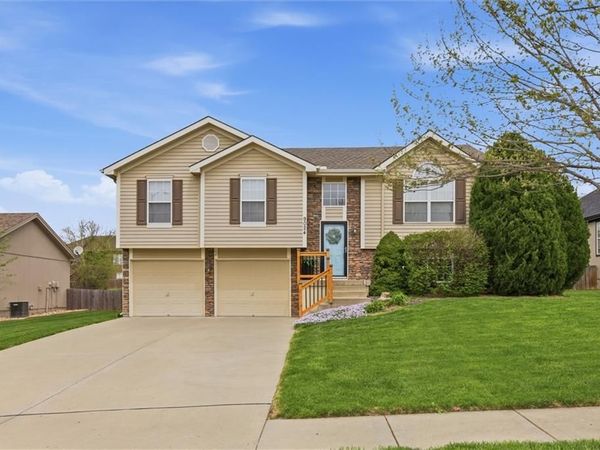 9024 NE 103rd Street, Kansas City, MO 64157