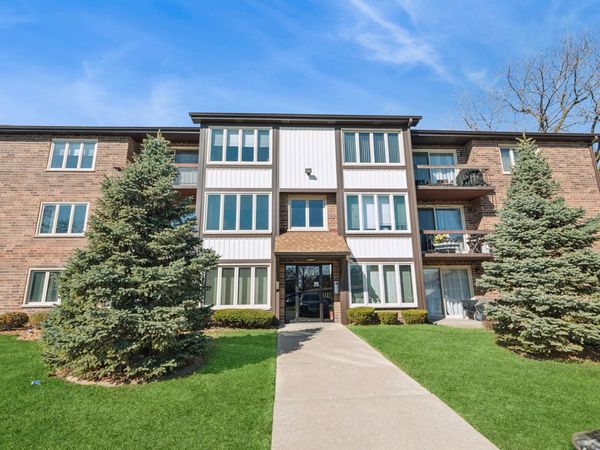 5024 Circle Court , Unit 1002, Crestwood, IL 60418