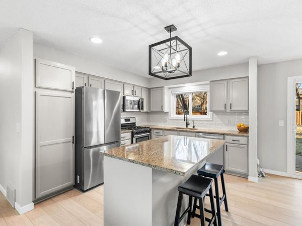 7404 Laredo Drive, Chanhassen, MN 55317