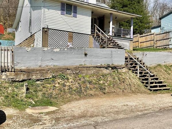 561 Alley Addition Street, Pine Grove, WV 26419