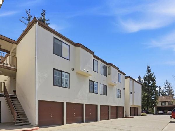 21109 Gary Dr, Unit 220, Hayward, CA 94546