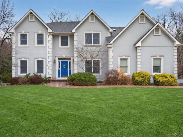 43 Greenwich Avenue, Central Valley, NY 10917