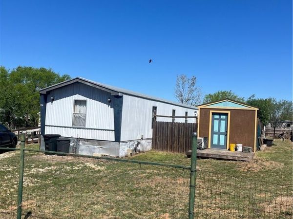 224 Bernie Lane , Seguin, TX 78155