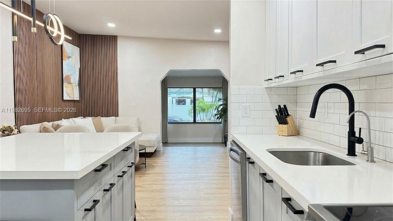 13900 NE 16th Ct , North Miami, FL 33181 Photo