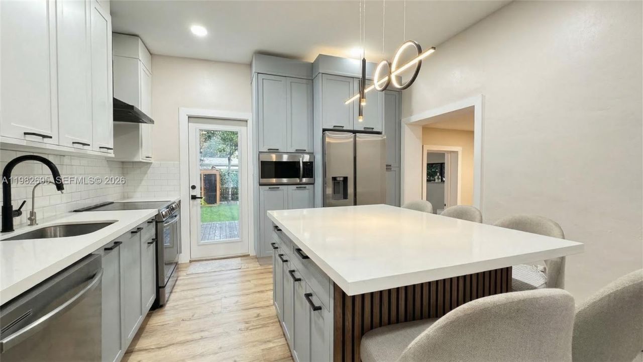 13900 NE 16th Ct , North Miami, FL 33181 Photo