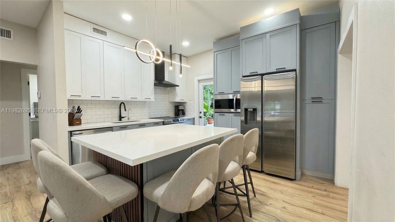 13900 NE 16th Ct , North Miami, FL 33181 Photo