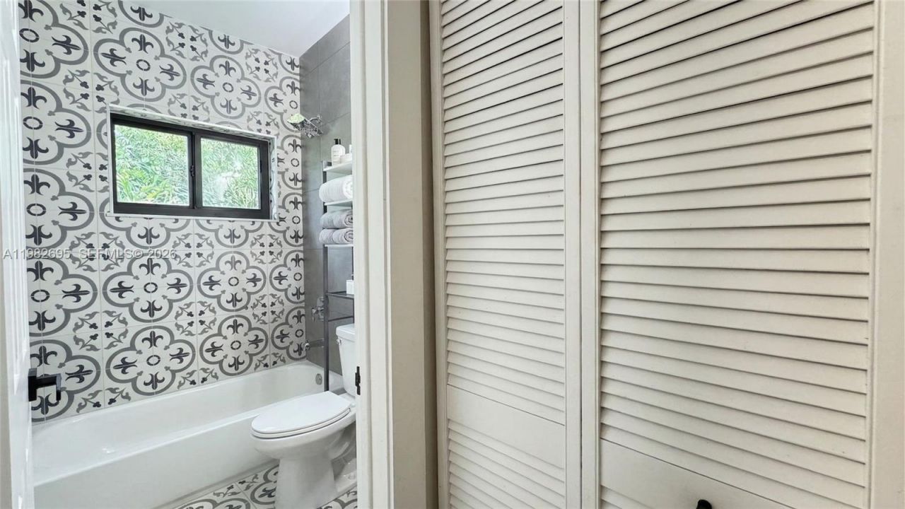 13900 NE 16th Ct , North Miami, FL 33181 Photo