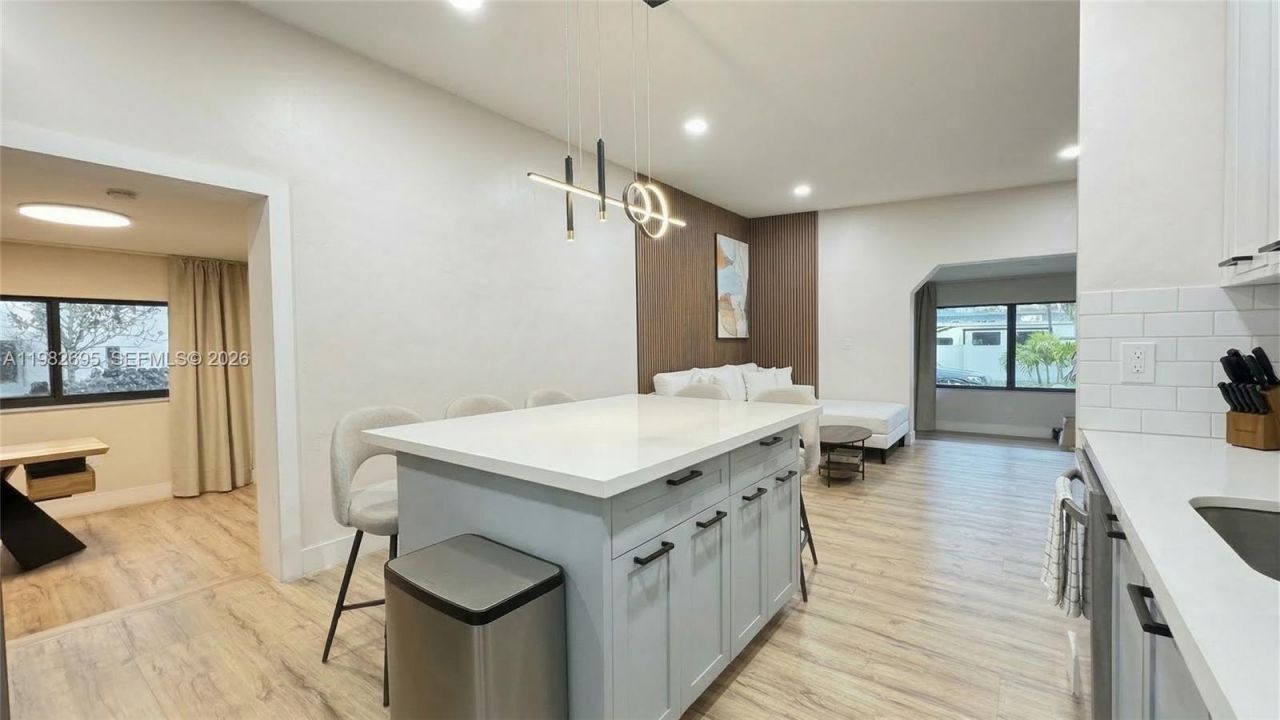 13900 NE 16th Ct, North Miami, FL 33181 Photo