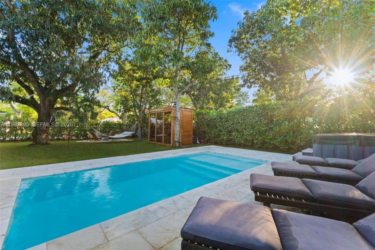 13900 NE 16th Ct , North Miami, FL 33181 Photo