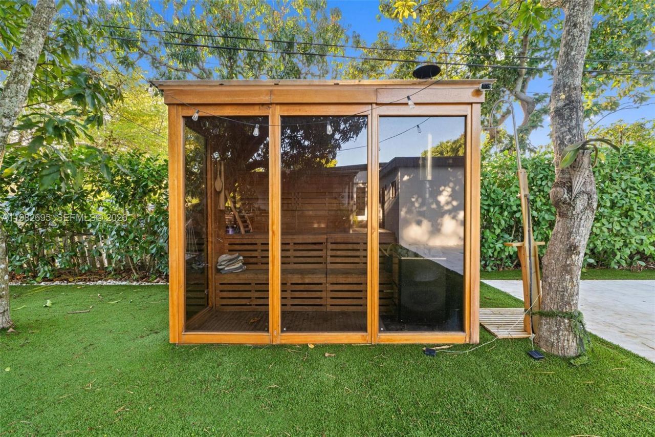 13900 NE 16th Ct , North Miami, FL 33181 Photo