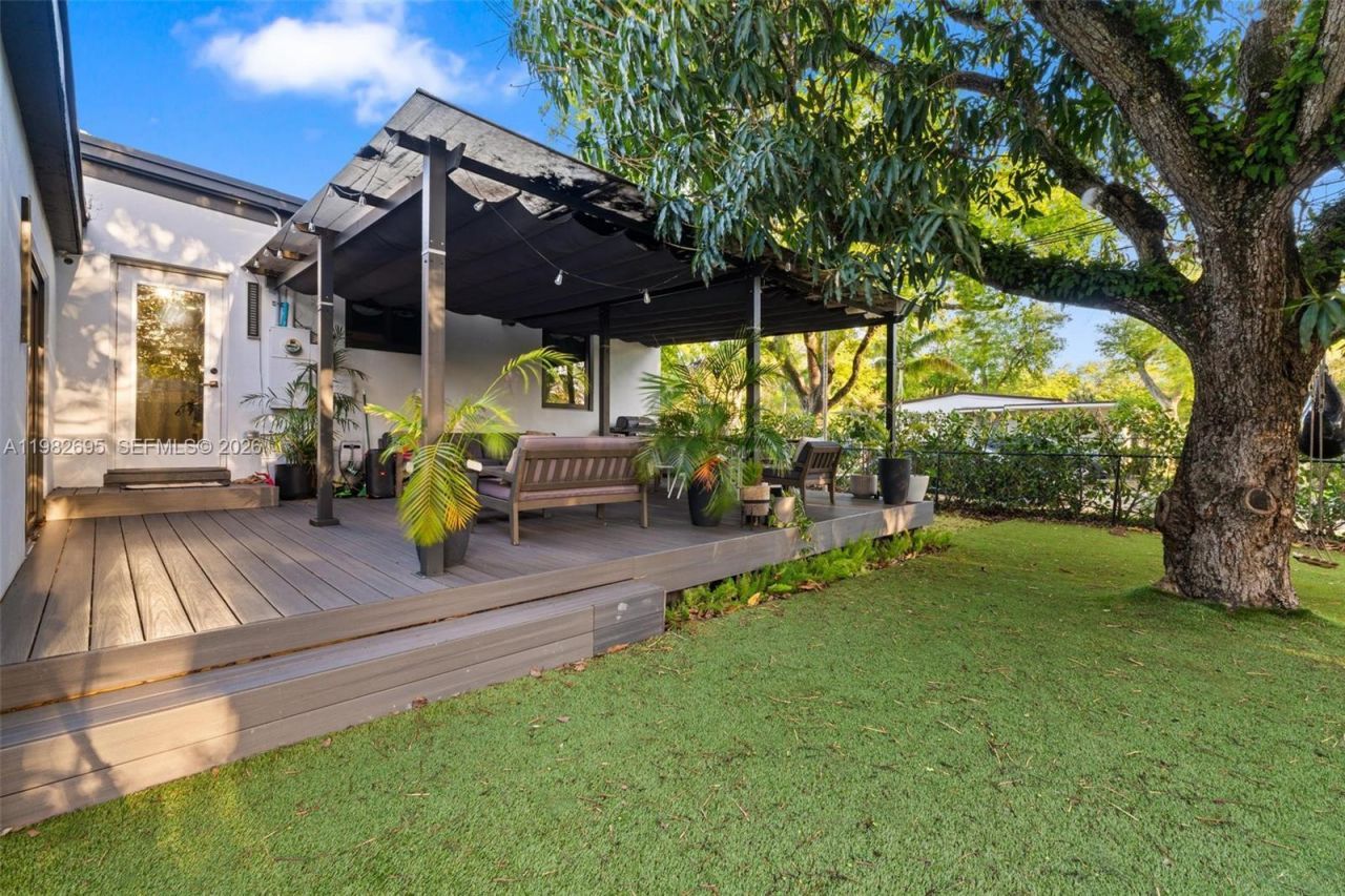 13900 NE 16th Ct , North Miami, FL 33181 Photo