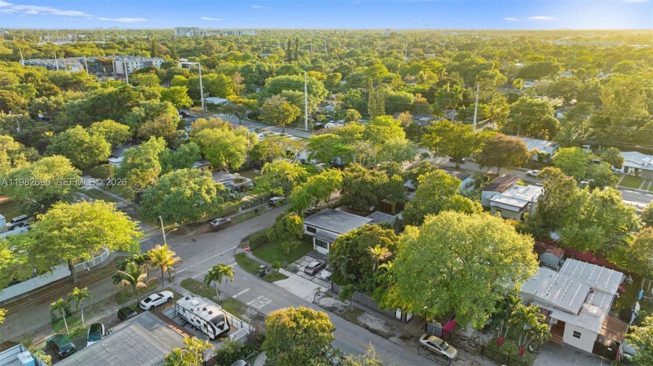 13900 NE 16th Ct , North Miami, FL 33181 Photo