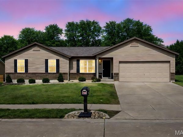 416 Fredricksburg Way, Wright City, MO 63390