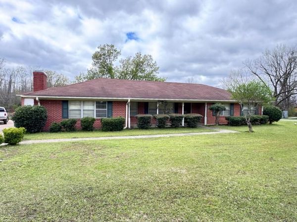 2433 N Veterans Memorial Blvd, Saltillo, MS 38866