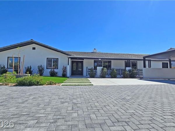 2870 Belcastro Street , Las Vegas, NV 89117