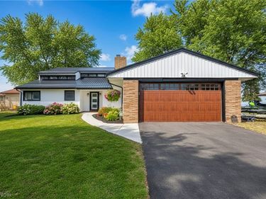 32321 Lake Shore Boulevard, Willowick, OH 44095