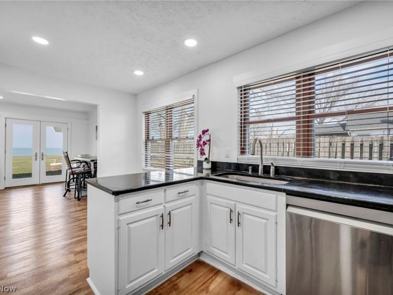 32321 Lake Shore Boulevard , Willowick, OH 44095 Photo 19