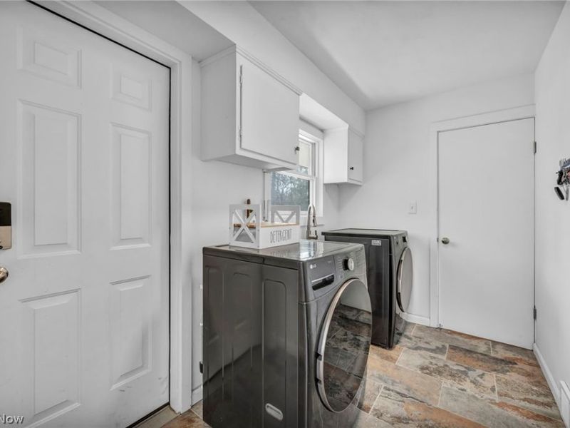 32321 Lake Shore Boulevard , Willowick, OH 44095 Photo 22