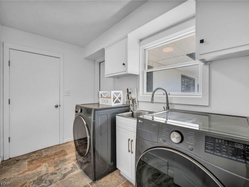 32321 Lake Shore Boulevard , Willowick, OH 44095 Photo 23