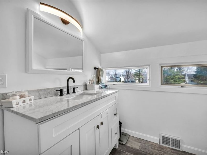 32321 Lake Shore Boulevard , Willowick, OH 44095 Photo 28