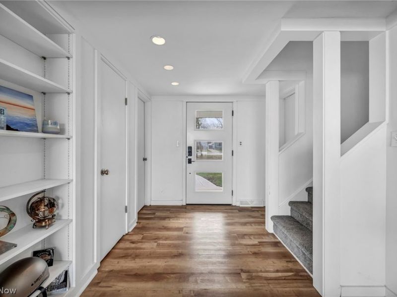 32321 Lake Shore Boulevard , Willowick, OH 44095 Photo 4