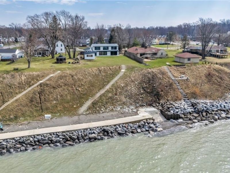 32321 Lake Shore Boulevard , Willowick, OH 44095 Photo 47