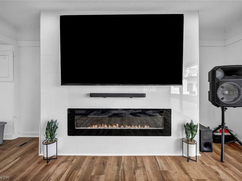 32321 Lake Shore Boulevard , Willowick, OH 44095 Photo 9