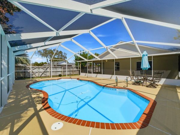 6413 Red Heron Court, Gulf Breeze, FL 32563