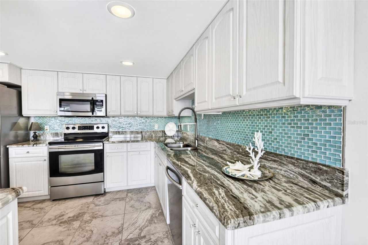 3235 Sugarloaf Key Road, Unit 13B, Punta Gorda, FL 33955 Photo