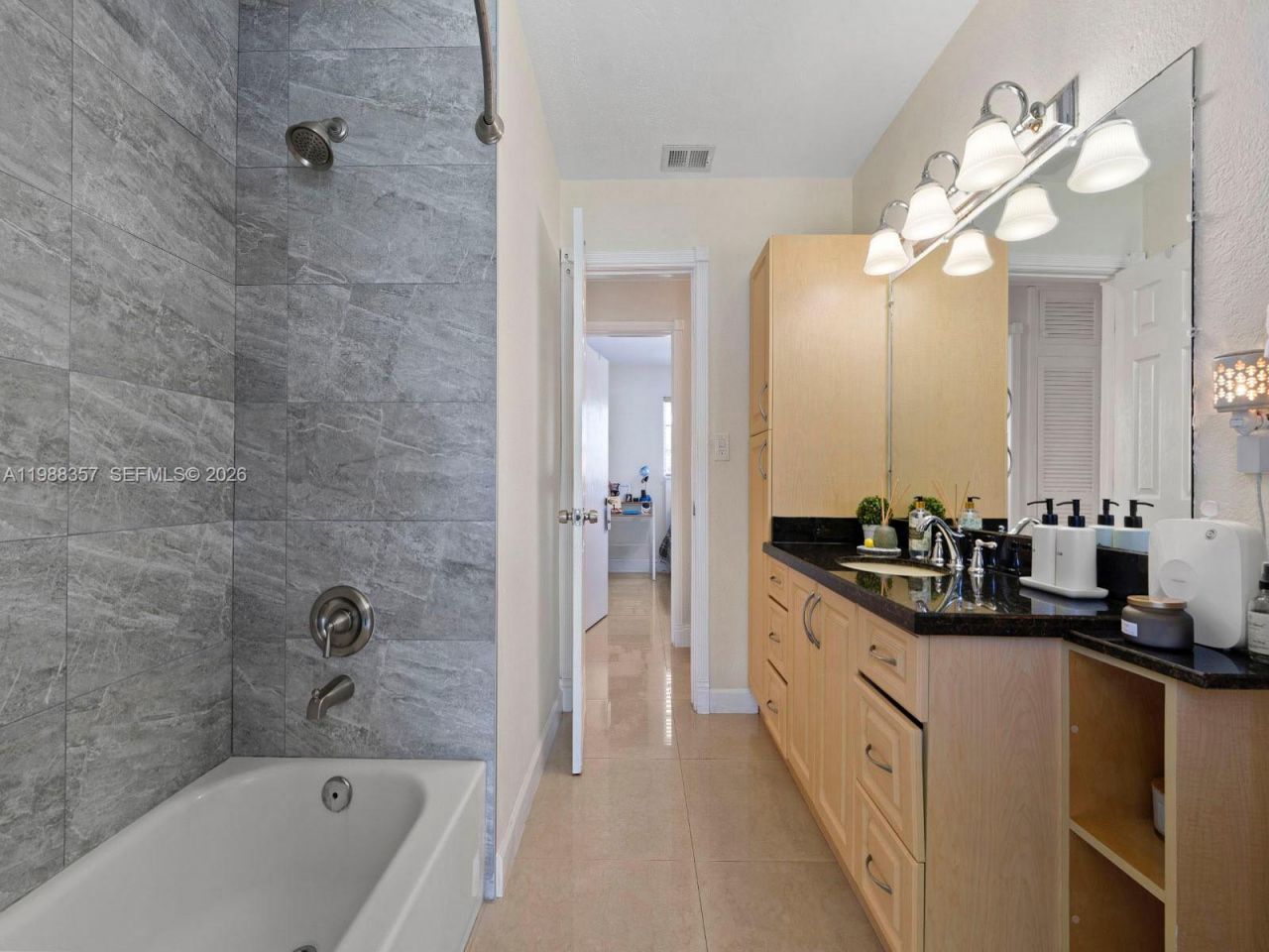 8530 NW 179th St , Hialeah, FL 33015 Photo