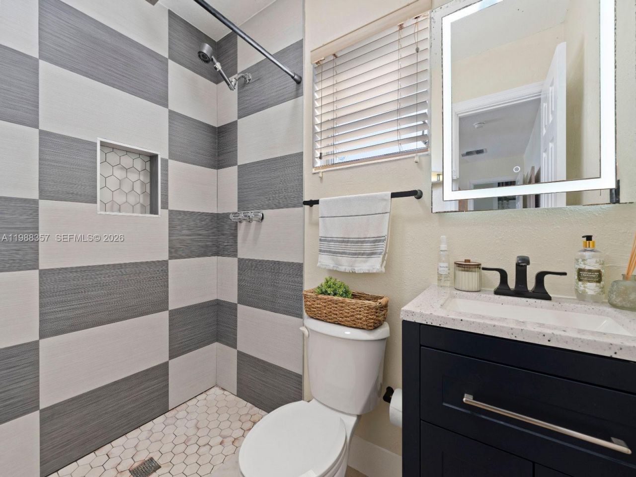 8530 NW 179th St , Hialeah, FL 33015 Photo