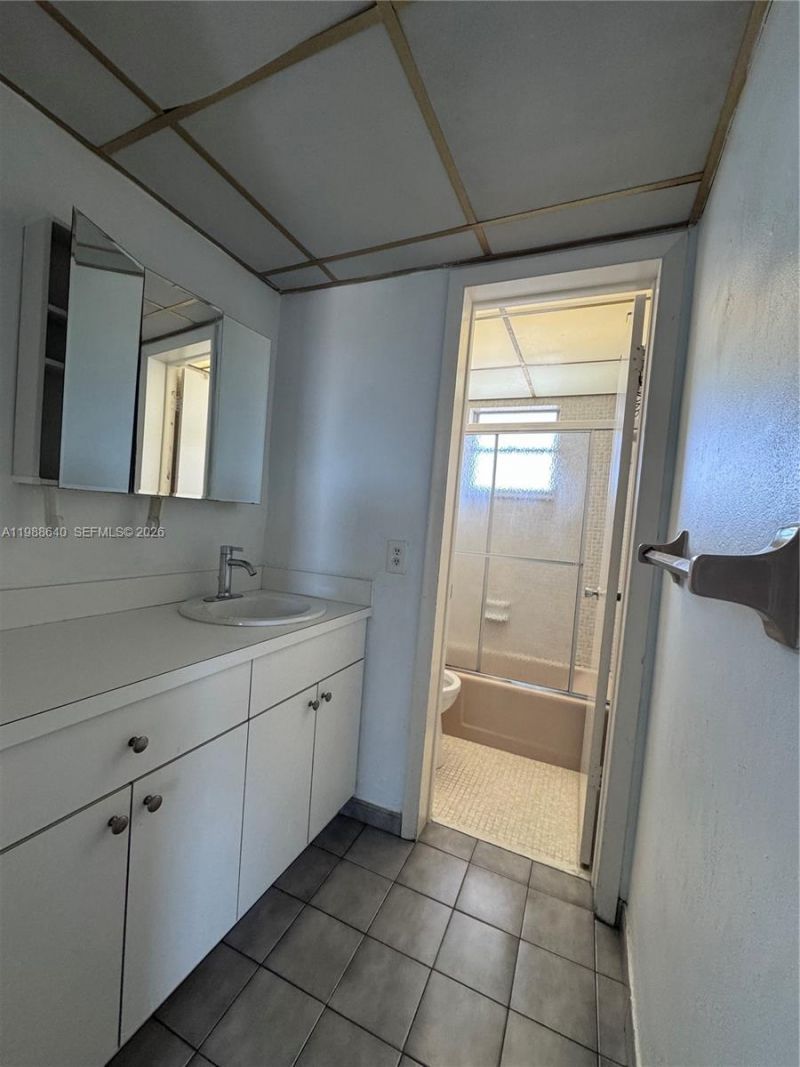 1400 SW 27th Ave , Unit 702, Miami, FL 33145 Photo