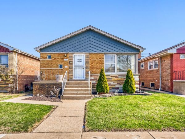 8641 S Jeffery Boulevard, Chicago, IL 60617