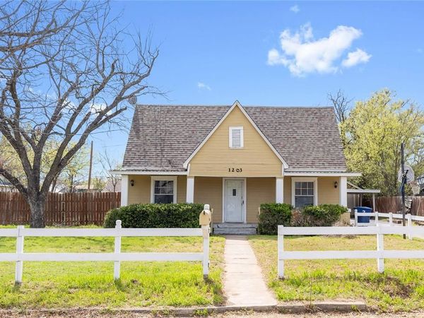 1203 8th Street, Brownwood, TX 76801