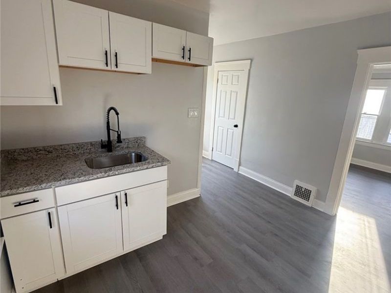 2215 Hood Avenue, Cleveland, OH 44109 Photo 4