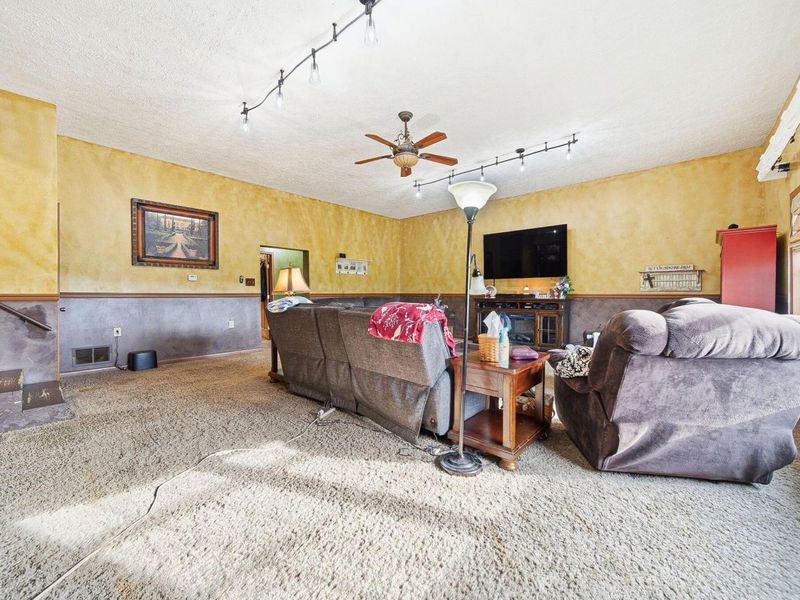 1040 Straight Creek Road, Waverly, OH 45690 Photo 11