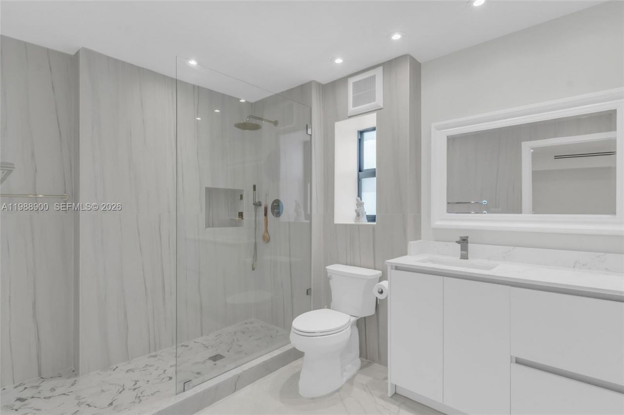 20441 NE 30th Ave , Unit 424-9, Aventura, FL 33180 Photo