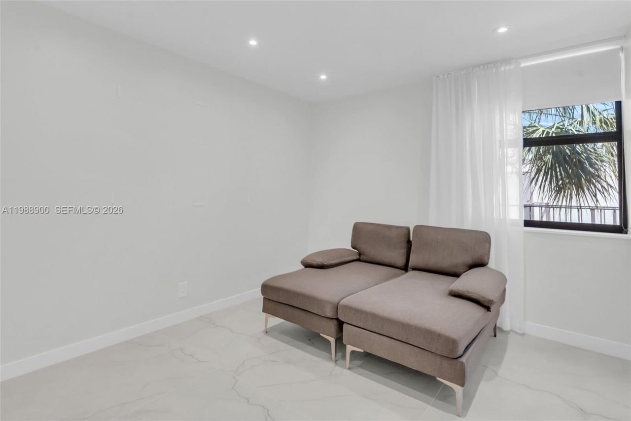 20441 NE 30th Ave , Unit 424-9, Aventura, FL 33180 Photo