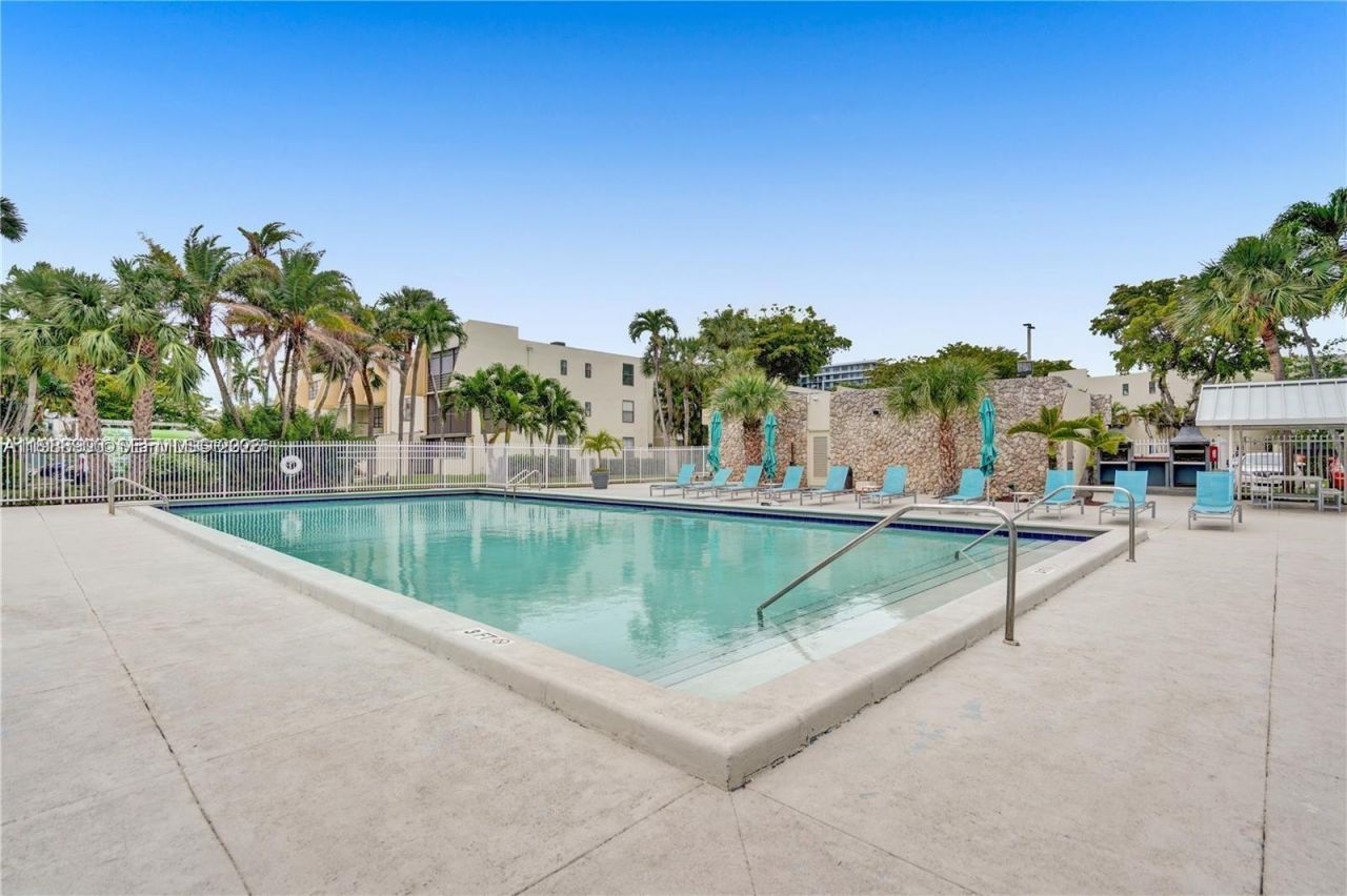 20441 NE 30th Ave , Unit 424-9, Aventura, FL 33180 Photo