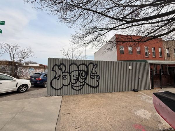 2072 Eastern Parkway , Brooklyn, NY 11207