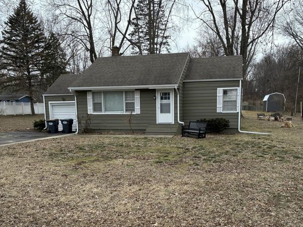 5610 Ridge Road, Stevensville, MI 49127