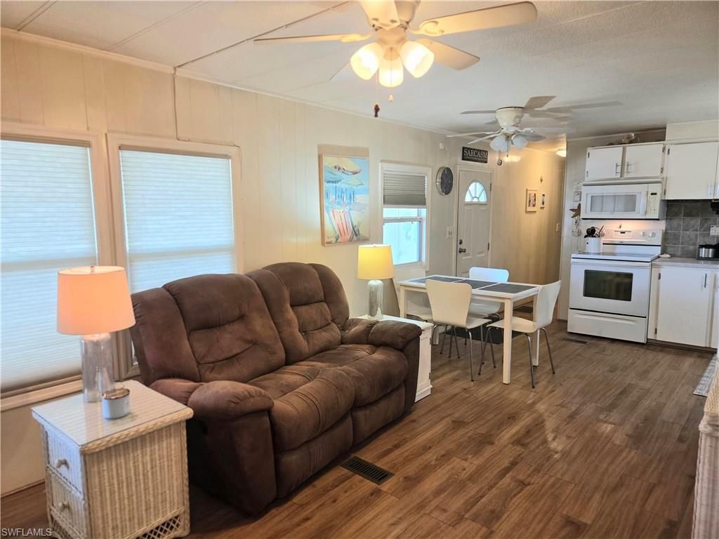 551 Freedom St , North Fort Myers, FL 33917 Photo