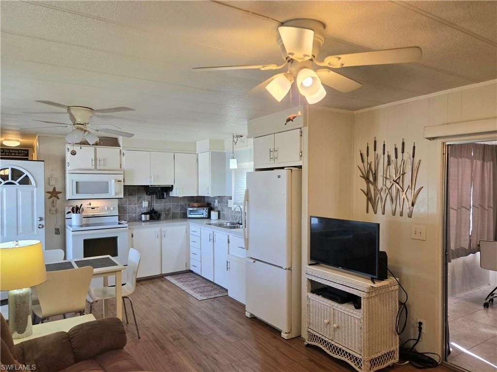 551 Freedom St, North Fort Myers, FL 33917 Photo