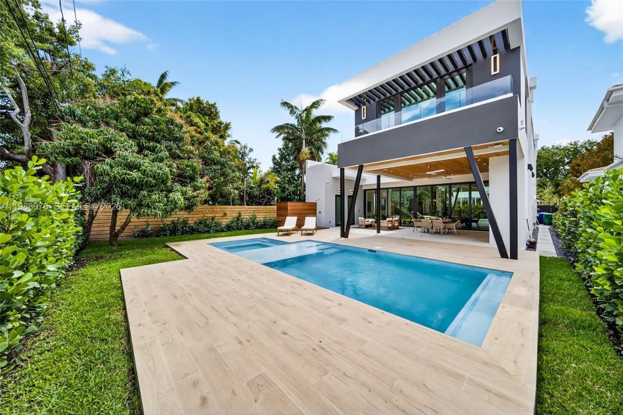 609 SW 24th Rd , Miami, FL 33129 Photo