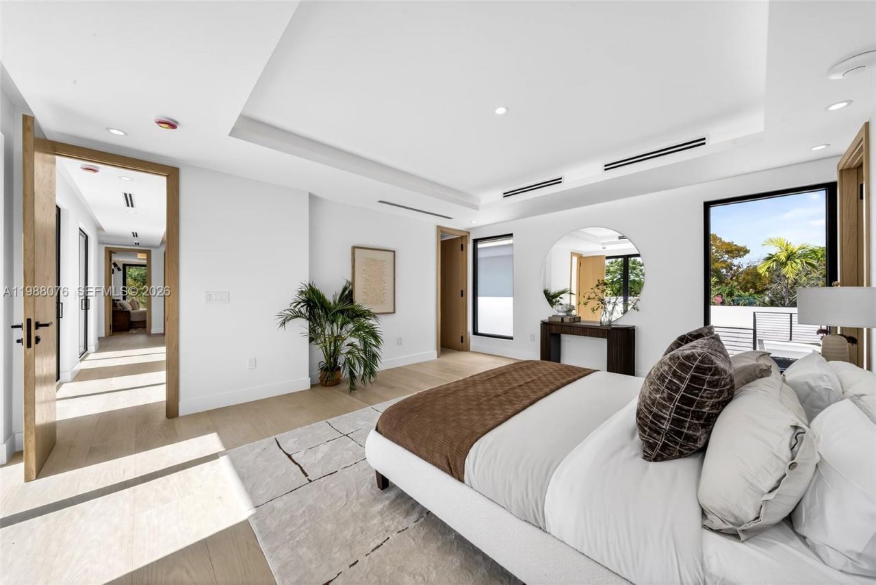 609 SW 24th Rd , Miami, FL 33129 Photo