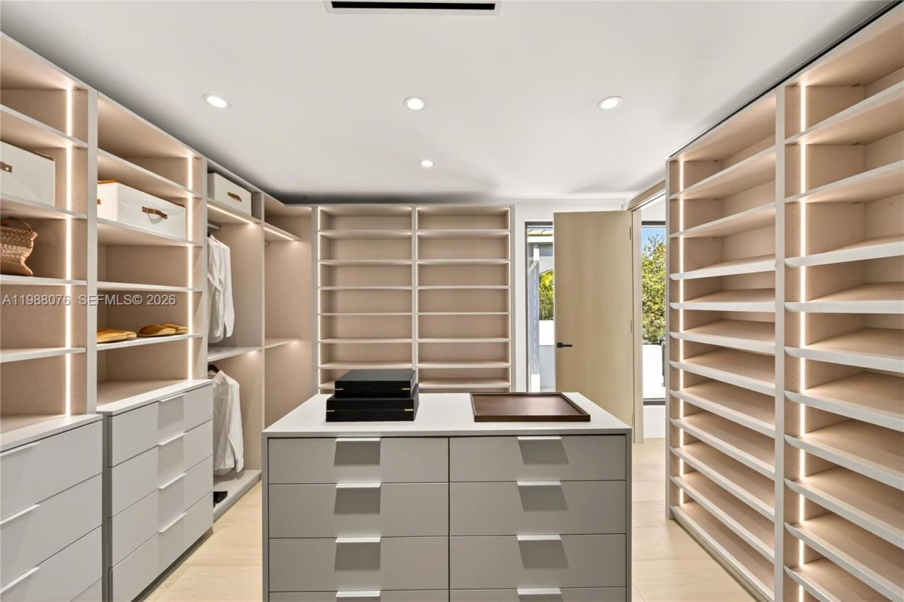 609 SW 24th Rd , Miami, FL 33129 Photo