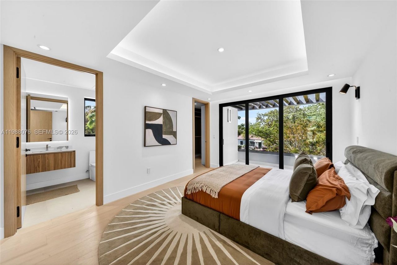 609 SW 24th Rd , Miami, FL 33129 Photo